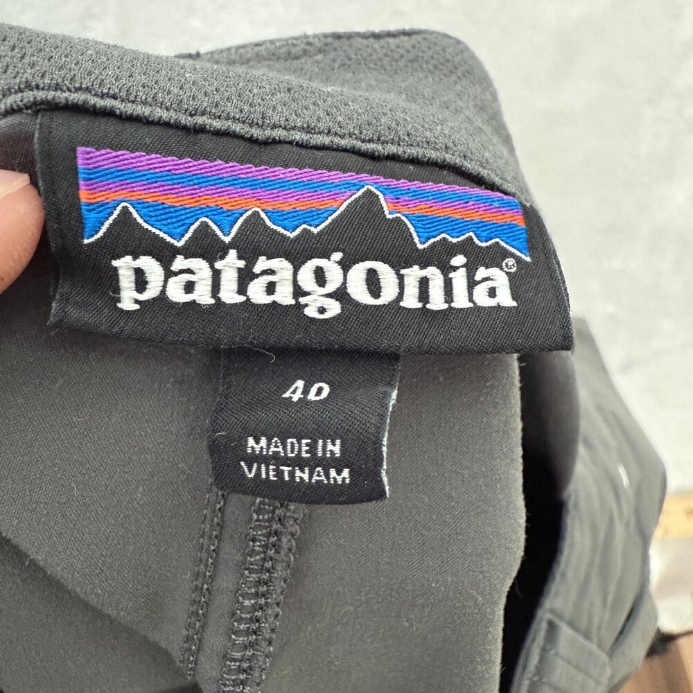 Patagonia Quandary Shorts Mens 40 Gray Performance Hiking Cargo Zipper Pocket - Picture 2 of 10